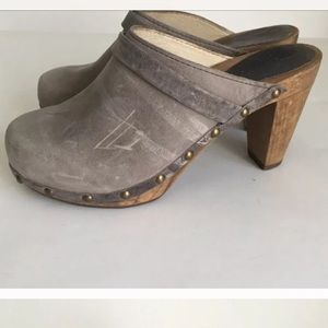 Sanita grey clog sz 35